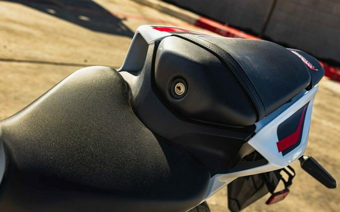 2026 Yamaha YZF R3 70Th Anniversary Edition
