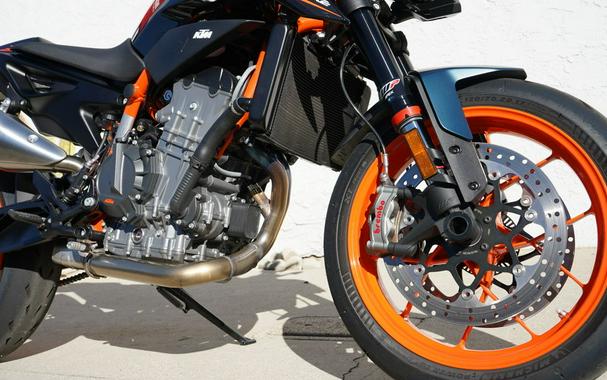 2022 KTM 890 Duke R