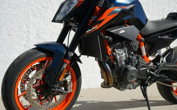 2022 KTM 890 Duke R