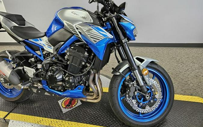 2020 Kawasaki Z900 ABS Candy Plasma Blue/Metallic Silver