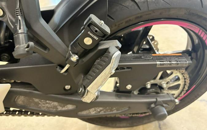 2023 Kawasaki Ninja 650 Metallic Matte Graphenesteel Gray/Ebony