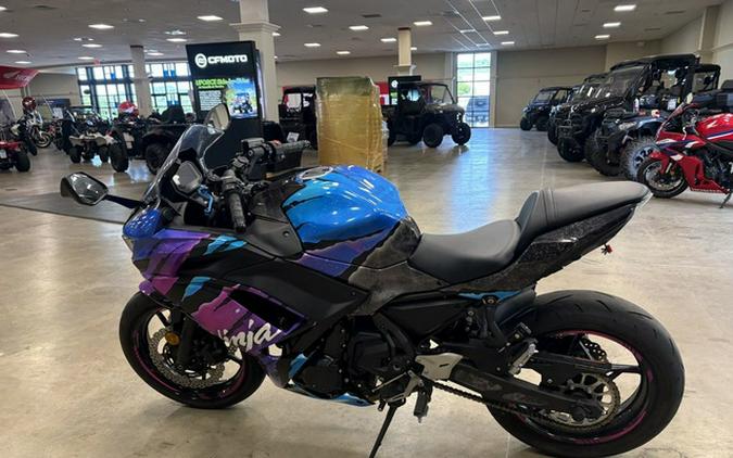 2023 Kawasaki Ninja 650 Metallic Matte Graphenesteel Gray/Ebony