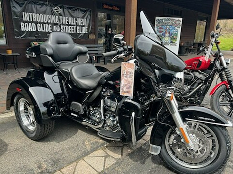 2024 Harley-Davidson Tri Glide Ultra Vivid Black