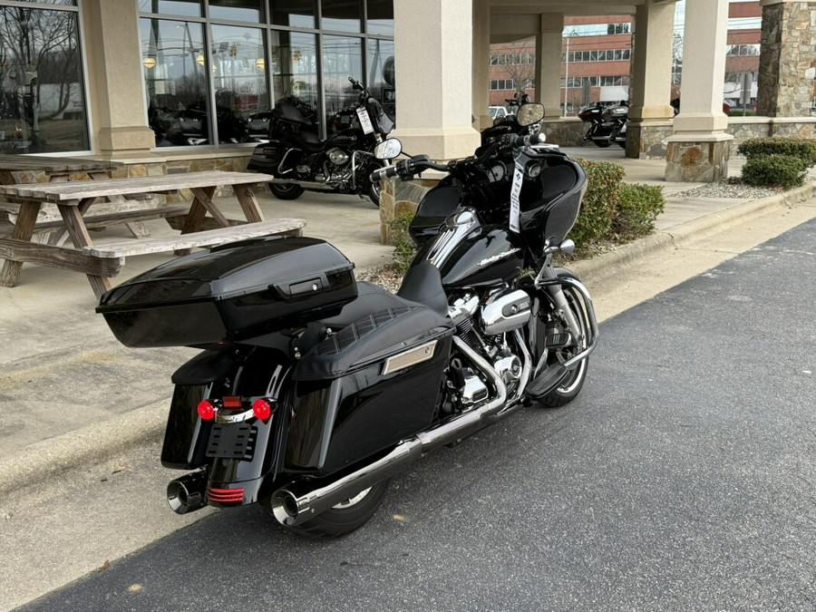 2017 Harley-Davidson Road Glide® Special Vivid Black