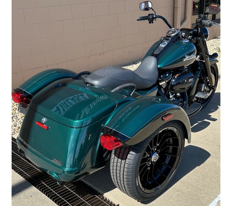 2024 Harley-Davidson Freewheeler Alpine Green / Vivid Black