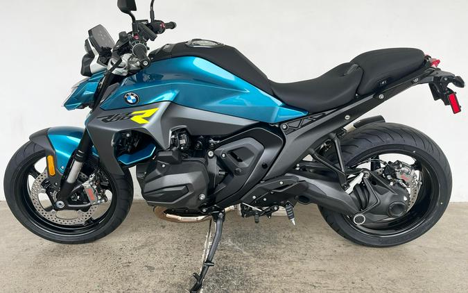 2026 BMW R1300R