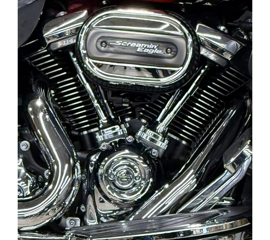 2017 Harley-Davidson® FLHTKSE - CVO™ Limited