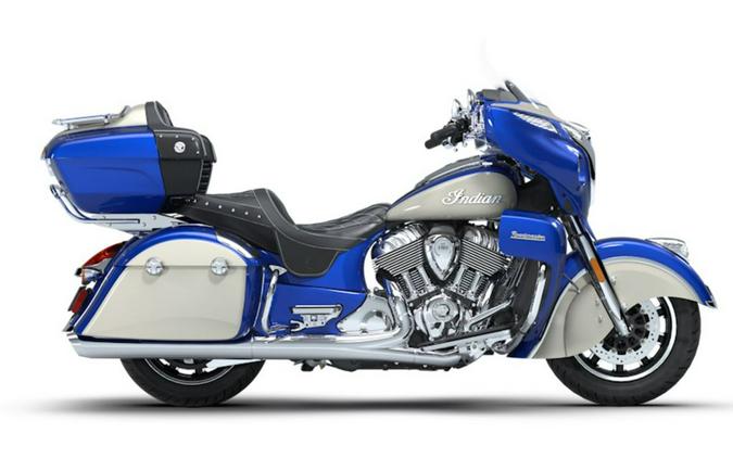 2026 Indian Motorcycle® Roadmaster® with Powerband Audio Deep Blue Metallic / Silver Quartz Metalli