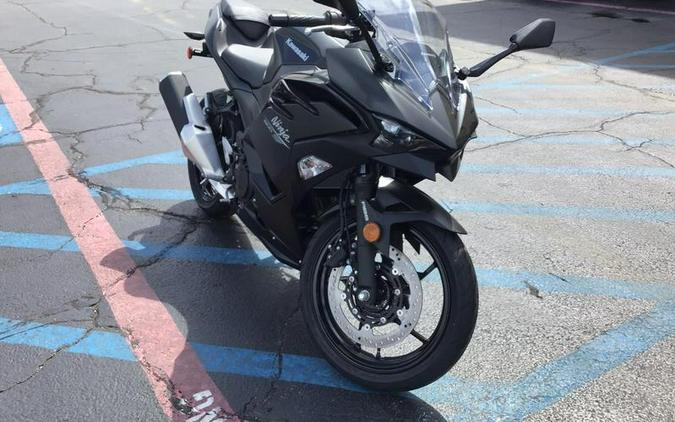 2026 Kawasaki Ninja® 500 ABS Metallic Flat Spark Black