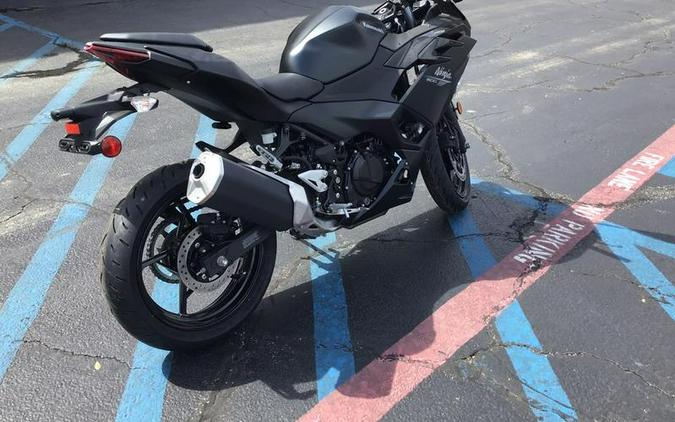 2026 Kawasaki Ninja® 500 ABS Metallic Flat Spark Black