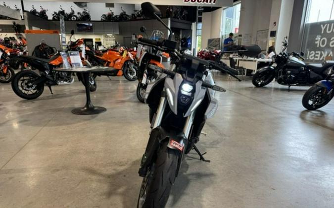 2024 Suzuki GSX 8S