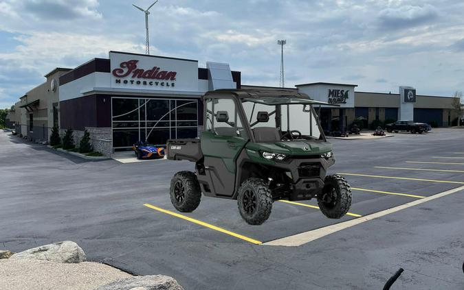 2024 Can-Am® Defender DPS CAB HD9