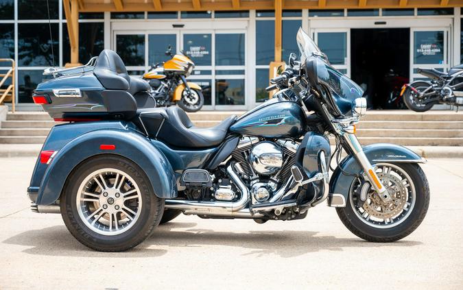 2015 Harley-Davidson® FLHTCUTG - Tri-Glide® Ultra