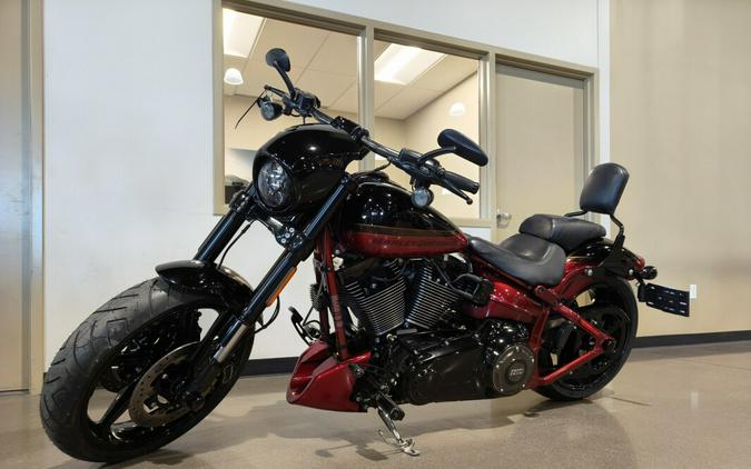 2017 Harley-Davidson® CVO™ Pro Street Breakout® Starfire Pearl/Scorched Apple