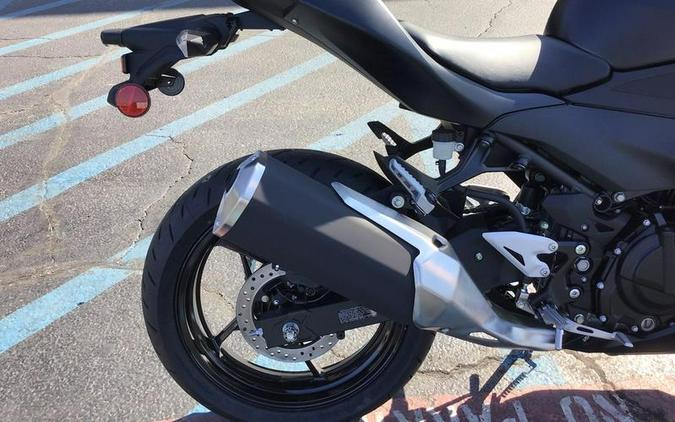 2026 Kawasaki Ninja® 500 Metallic Flat Spark Black