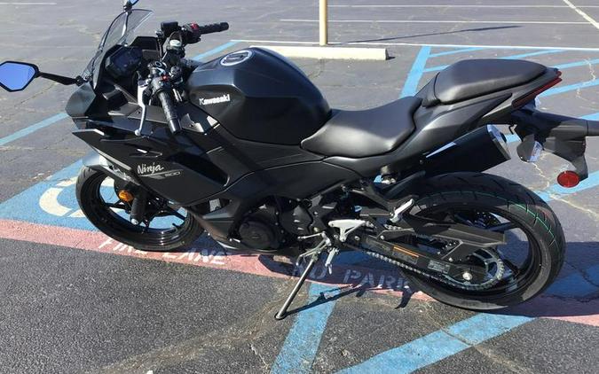 2026 Kawasaki Ninja® 500 Metallic Flat Spark Black