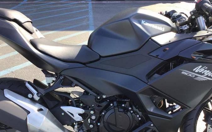 2026 Kawasaki Ninja® 500 Metallic Flat Spark Black