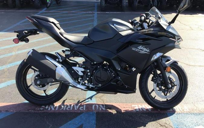 2026 Kawasaki Ninja® 500 Metallic Flat Spark Black