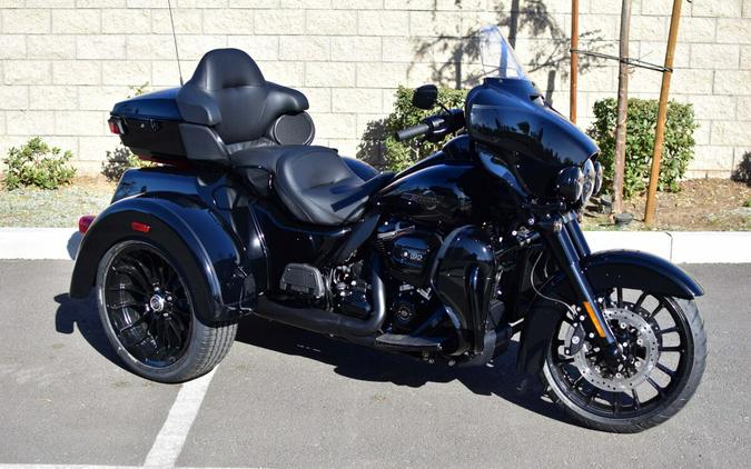 2025 Harley-Davidson Tri Glide Ultra FLHTCUTG