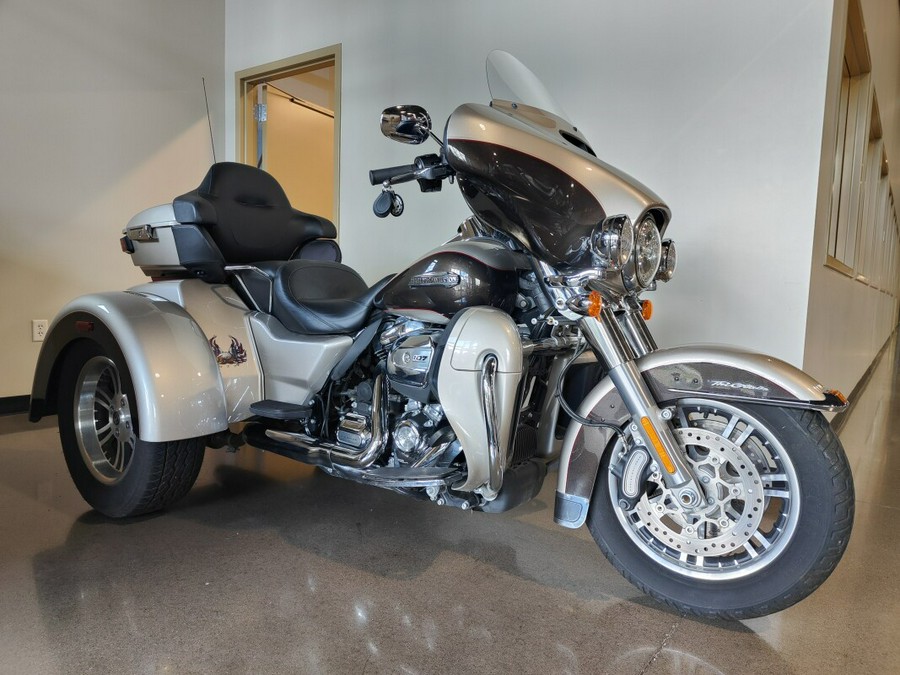 2018 Harley-Davidson Tri Glide Ultra Silver Fortune/Sumatra Brown