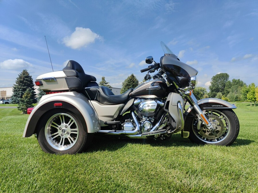 2018 Harley-Davidson Tri Glide Ultra Silver Fortune/Sumatra Brown