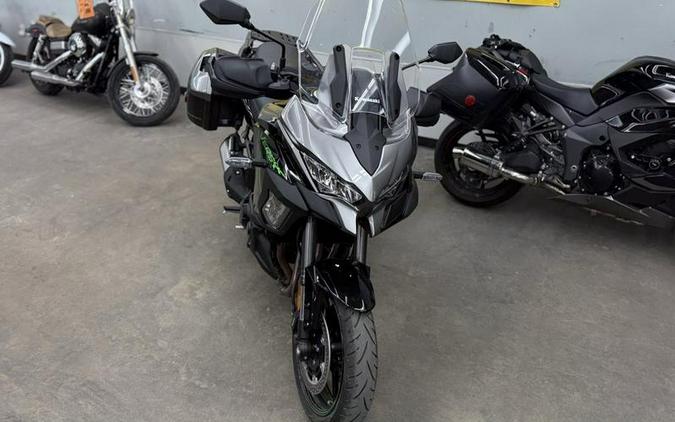 2025 Kawasaki Versys® 1100 SE LT ABS