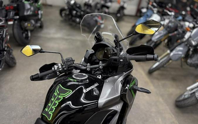 2025 Kawasaki Versys® 1100 SE LT ABS