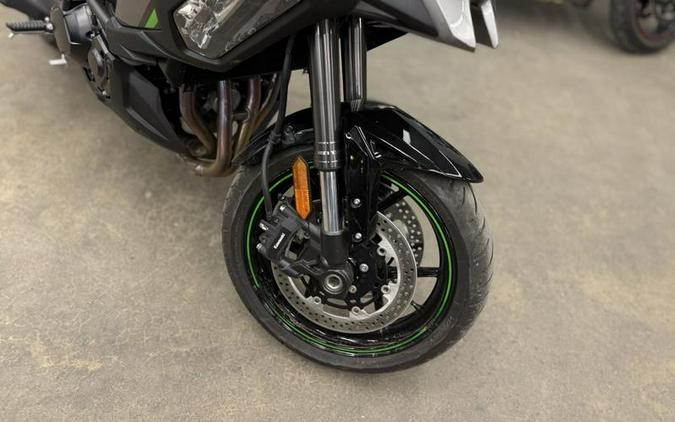 2025 Kawasaki Versys® 1100 SE LT ABS