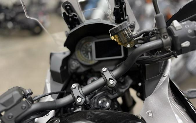 2025 Kawasaki Versys® 1100 SE LT ABS