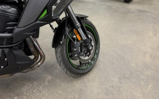 2025 Kawasaki Versys® 1100 SE LT ABS