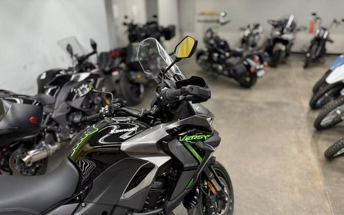 2025 Kawasaki Versys® 1100 SE LT ABS