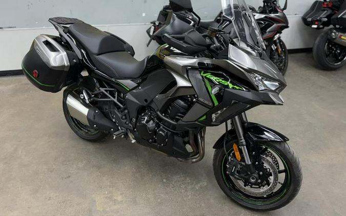 2025 Kawasaki Versys® 1100 SE LT ABS