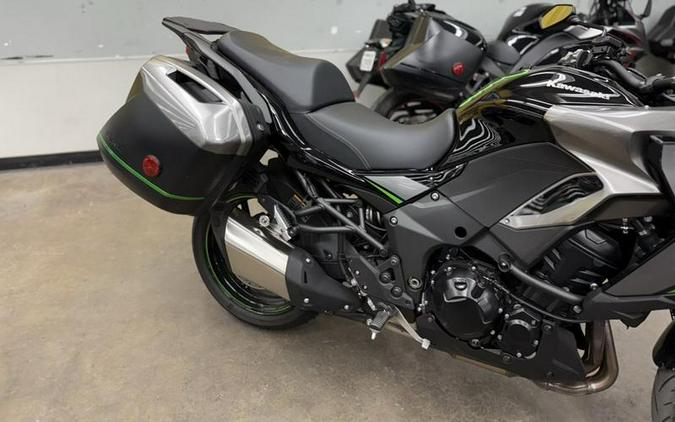 2025 Kawasaki Versys® 1100 SE LT ABS