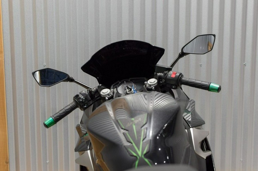 2022 Kawasaki Ninja 400 ABS Metallic Carbon Gray/Metallic Flat