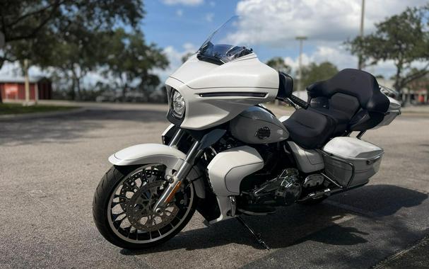 2026 Harley-Davidson® Street Glide Limited White Onyx Pearl Chrome Trim