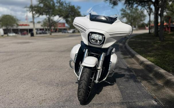 2026 Harley-Davidson® Street Glide Limited White Onyx Pearl Chrome Trim