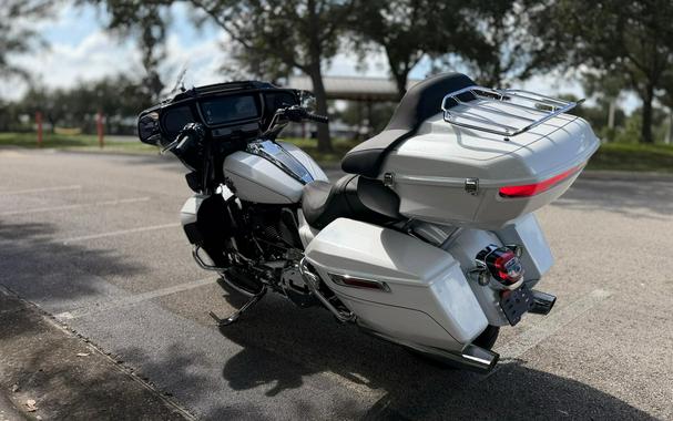 2026 Harley-Davidson® Street Glide Limited White Onyx Pearl Chrome Trim