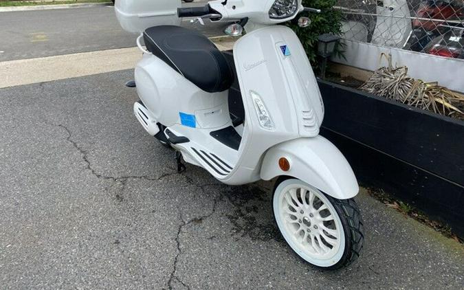 2023 Vespa Sprint 150 Summer Edition