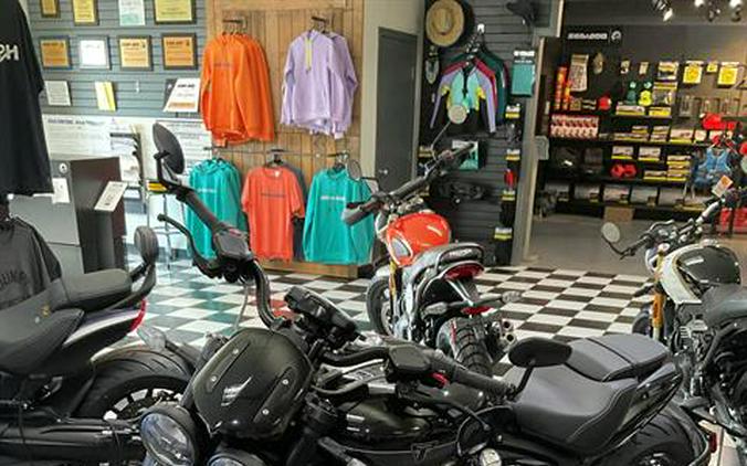 2025 Triumph Rocket 3 Storm R