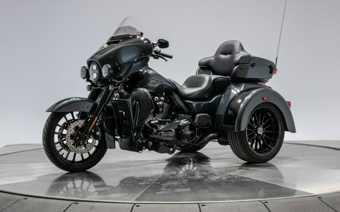 2025 HARLEY-DAVIDSON FLHTCUTG TRI GLIDE ULTRA in Iron Horse Metallic