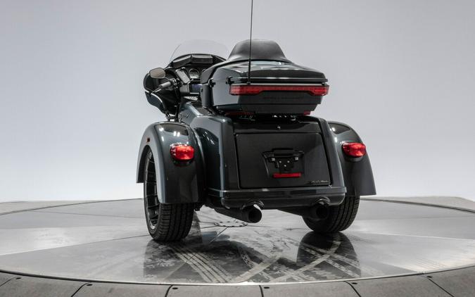 2025 HARLEY-DAVIDSON FLHTCUTG TRI GLIDE ULTRA in Iron Horse Metallic
