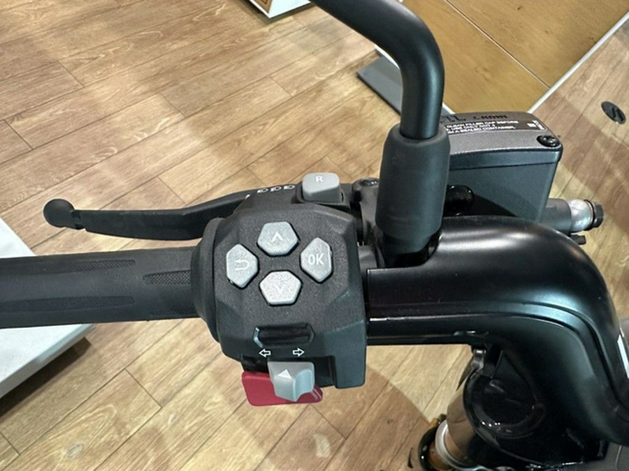 2024 BMW CE 02 Cosmic black 2 02