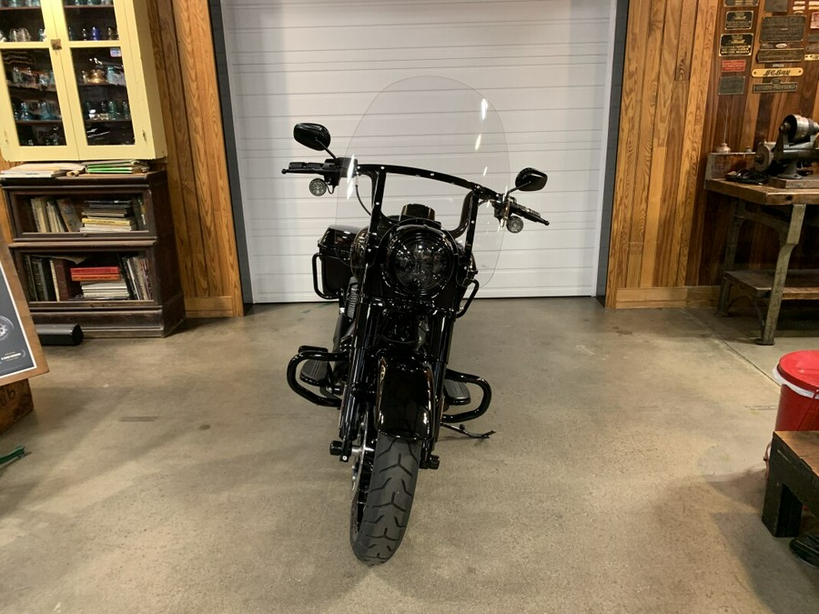 Harley-Davidson® Road King® Special 2025 FLHRXS Vivid Black