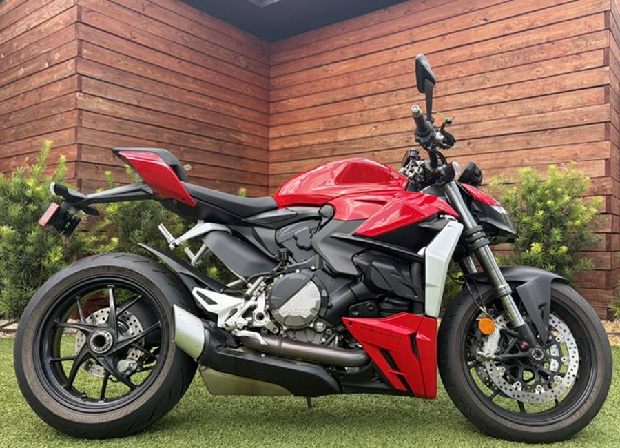 2025 Ducati STREETFIGHTER V2