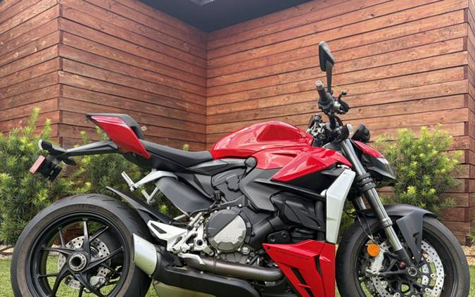 2025 Ducati STREETFIGHTER V2