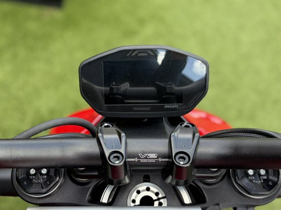 2025 Ducati STREETFIGHTER V2