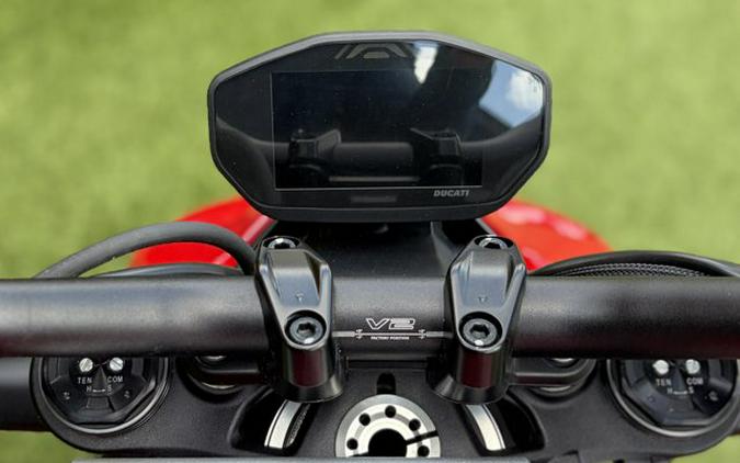 2025 Ducati STREETFIGHTER V2