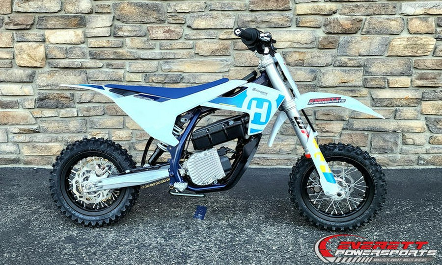 2024 Husqvarna® EE 3