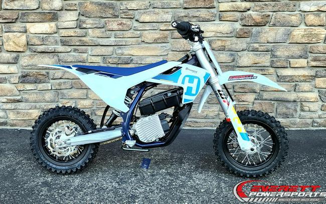 2024 Husqvarna® EE 3