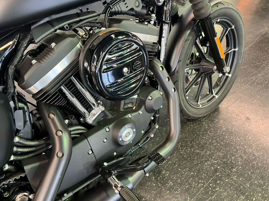 2022 Harley-Davidson Iron 883 Black Denim XL883N